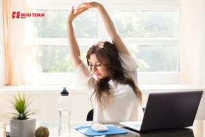 Bài tập thể dục giữa giờ cho dân văn phòng - vươn vai