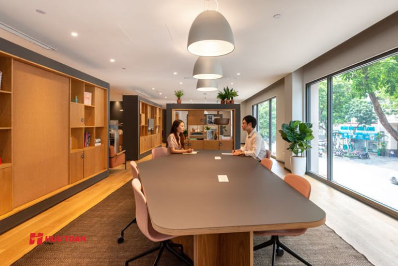 So sánh chi phí thuê phòng họp Coworking Space với phòng họp truyền thống