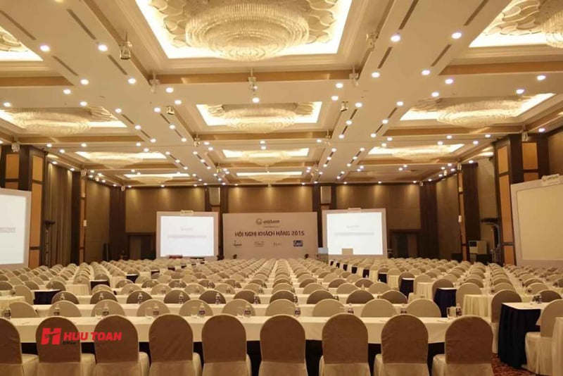 Các yếu tố cần xem xét khi sắp xếp phòng họp cho thuê cho hội thảo chuyên đề